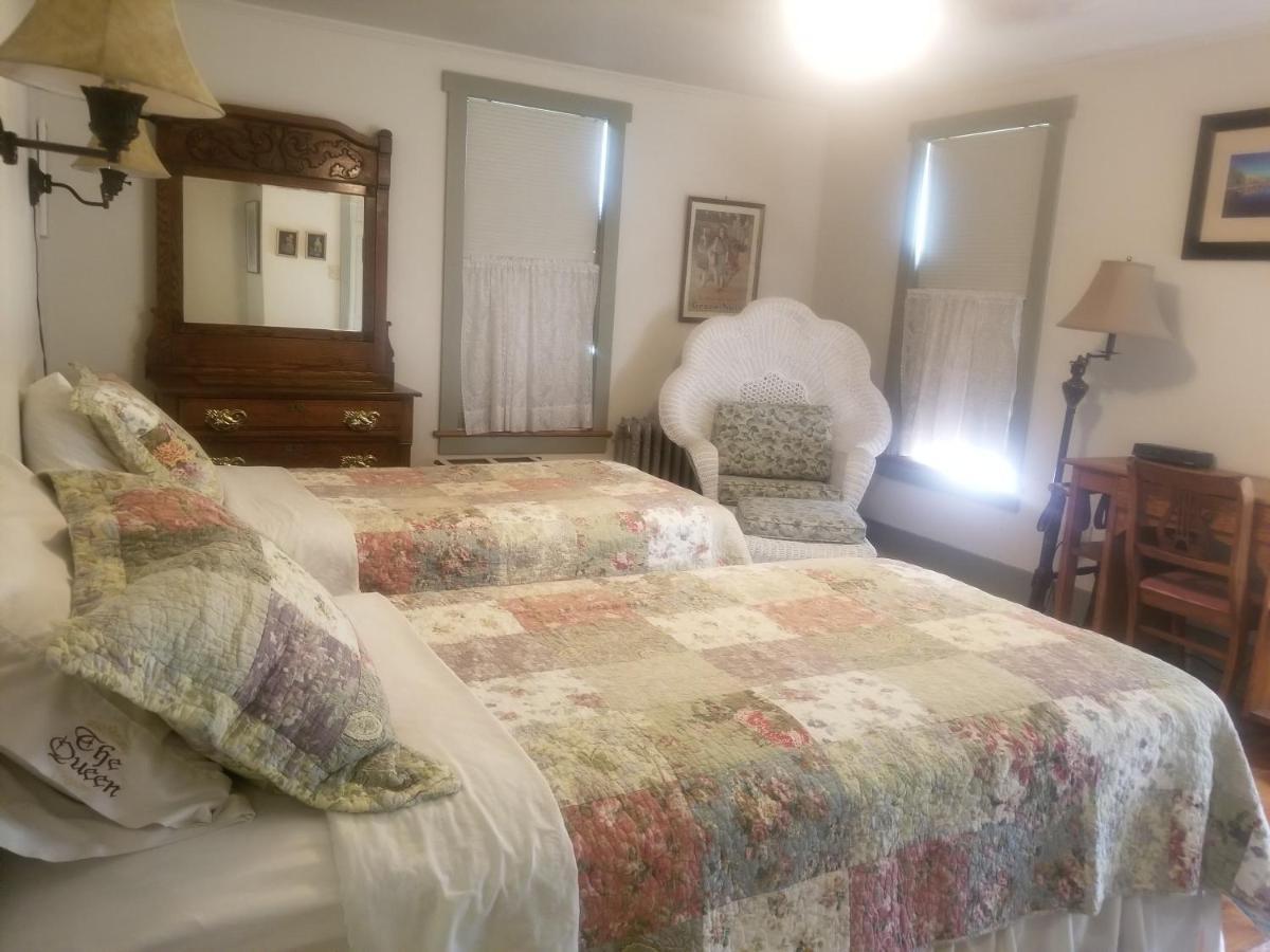 The Queen, A Victorian Bed & Breakfast Bellefonte Exterior photo