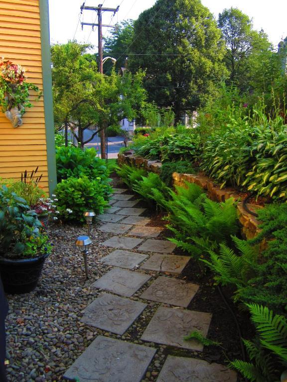 The Queen, A Victorian Bed & Breakfast Bellefonte Exterior photo