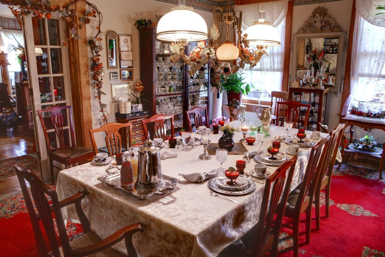 The Queen, A Victorian Bed & Breakfast Bellefonte Exterior photo